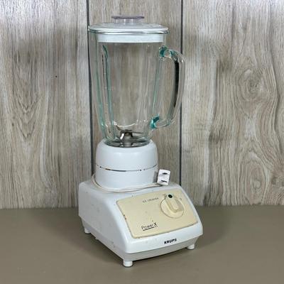 LOT 51B: Kitchen Appliances- Health Smart Juice Extractor, Sunbeam Mix Master & More