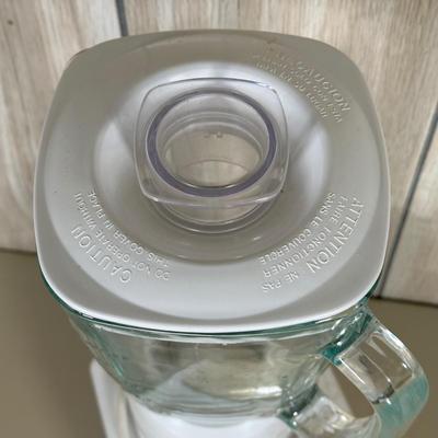 LOT 51B: Kitchen Appliances- Health Smart Juice Extractor, Sunbeam Mix Master & More