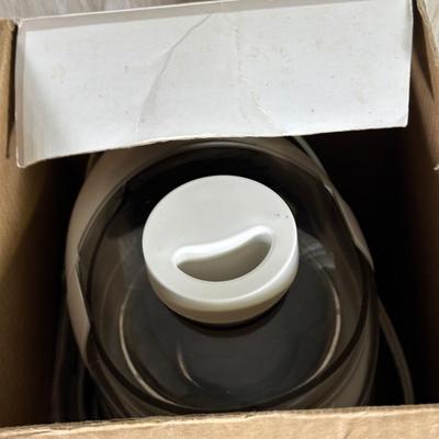 LOT 51B: Kitchen Appliances- Health Smart Juice Extractor, Sunbeam Mix Master & More