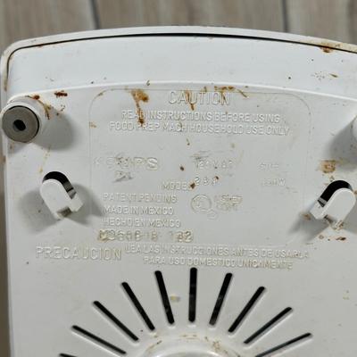 LOT 51B: Kitchen Appliances- Health Smart Juice Extractor, Sunbeam Mix Master & More