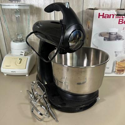 LOT 51B: Kitchen Appliances- Health Smart Juice Extractor, Sunbeam Mix Master & More