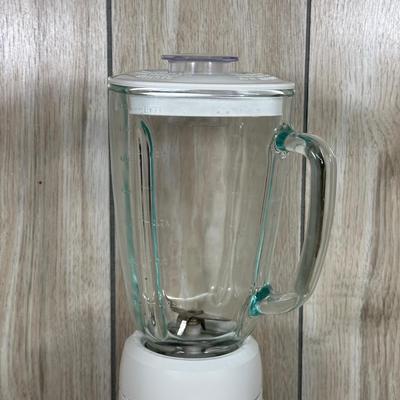 LOT 51B: Kitchen Appliances- Health Smart Juice Extractor, Sunbeam Mix Master & More