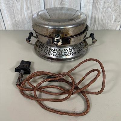LOT 58B: Vintage Electric Waffle Iron