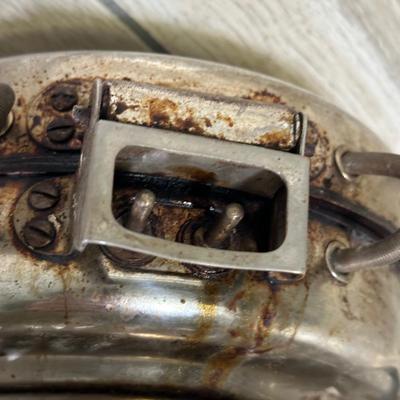 LOT 58B: Vintage Electric Waffle Iron