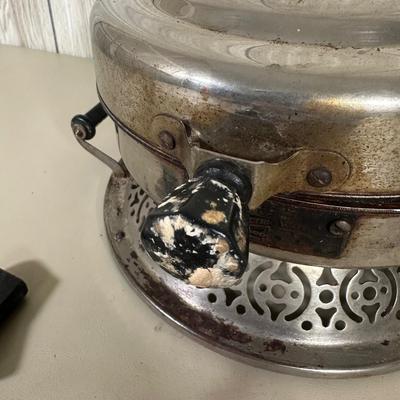 LOT 58B: Vintage Electric Waffle Iron