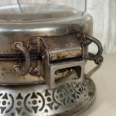 LOT 58B: Vintage Electric Waffle Iron