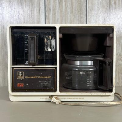 LOT 60B: Vintage General Electric SpaceMaker CoffeeMaker