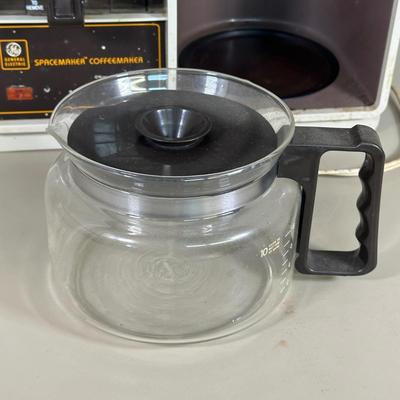 LOT 60B: Vintage General Electric SpaceMaker CoffeeMaker