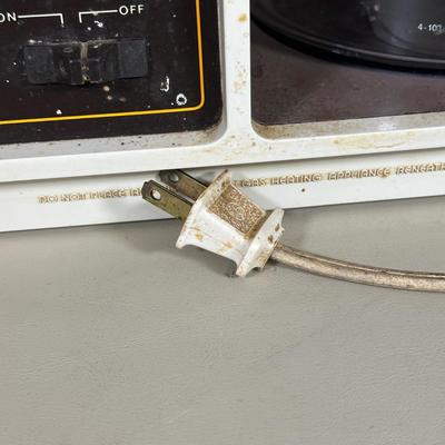 LOT 60B: Vintage General Electric SpaceMaker CoffeeMaker