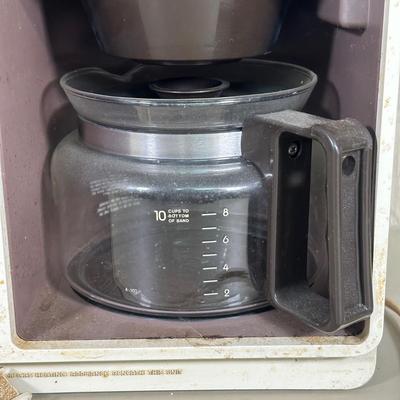 LOT 60B: Vintage General Electric SpaceMaker CoffeeMaker
