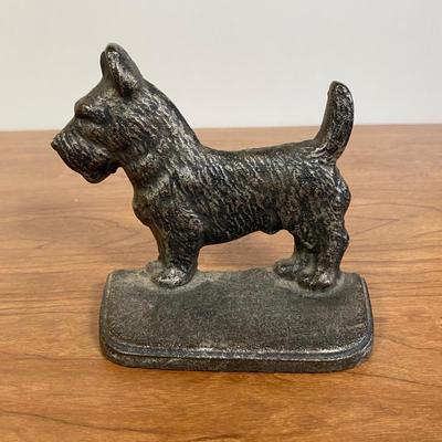 LOT 63 D: Pair of Cast Iron Scottish Scotch Terrier Dog Bookends