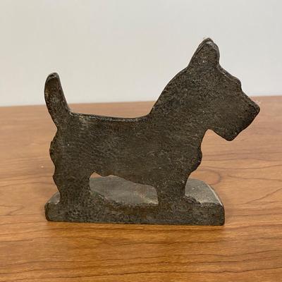 LOT 63 D: Pair of Cast Iron Scottish Scotch Terrier Dog Bookends