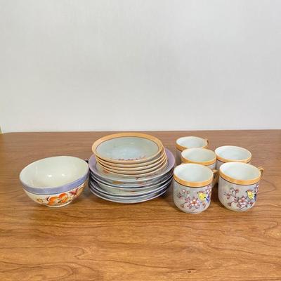 LOT 68D: Vintage Hand-painted Japanese Lustreware Dishes
