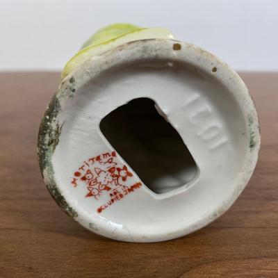 LOT 71D: Vintage Pair of Moriyama Occupied Japan Victorian Colonial Couple Figurines