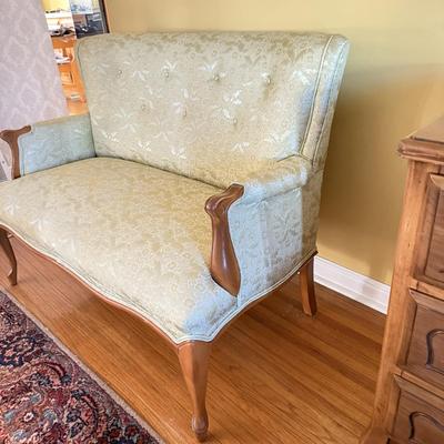 LOT 78L: Vintage Loveseat