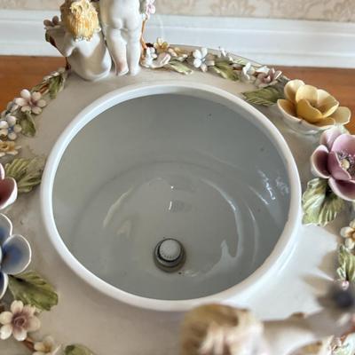 LOT 79D: Gorgeous Vintage Capodimonte Italy Porcelain Cherub Vase / Centerpiece