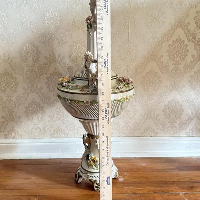 LOT 79D: Gorgeous Vintage Capodimonte Italy Porcelain Cherub Vase / Centerpiece