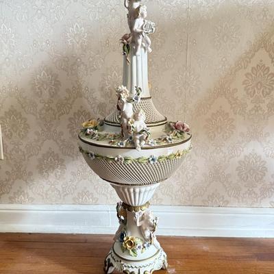 LOT 79D: Gorgeous Vintage Capodimonte Italy Porcelain Cherub Vase / Centerpiece