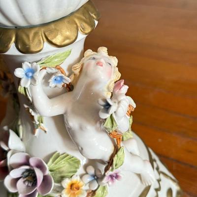 LOT 79D: Gorgeous Vintage Capodimonte Italy Porcelain Cherub Vase / Centerpiece
