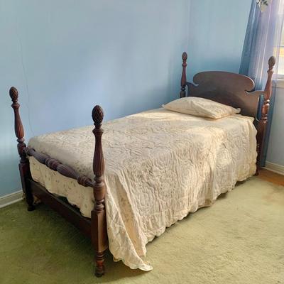 LOT 85 Z: Vintage Mahogany Pineapple Poster Bed Frame & Antique Box Spring