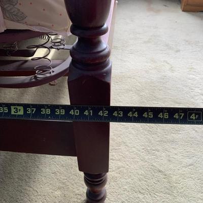 LOT 85 Z: Vintage Mahogany Pineapple Poster Bed Frame & Antique Box Spring