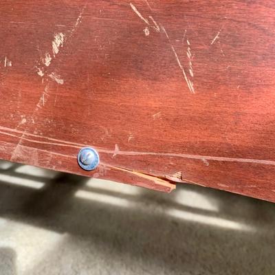 LOT 85 Z: Vintage Mahogany Pineapple Poster Bed Frame & Antique Box Spring