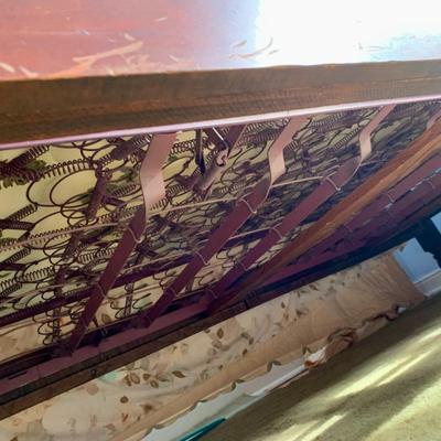 LOT 85 Z: Vintage Mahogany Pineapple Poster Bed Frame & Antique Box Spring