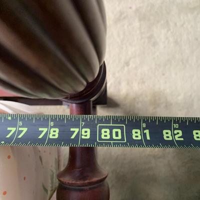 LOT 85 Z: Vintage Mahogany Pineapple Poster Bed Frame & Antique Box Spring