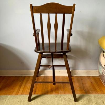 LOT 86 Z: 1983 Hedstrom Children's Wooden Highchair