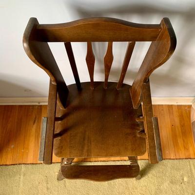 LOT 86 Z: 1983 Hedstrom Children's Wooden Highchair