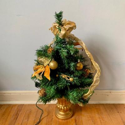 LOT 87 Z: Pair of 2" Pre-lit Christmas Trees