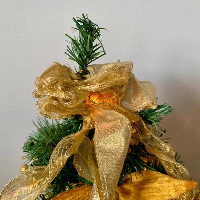 LOT 87 Z: Pair of 2" Pre-lit Christmas Trees