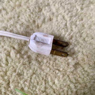 LOT 88 Z: Vintage Budweiser Beer Can Lamp w/ Red Flicker Bulb