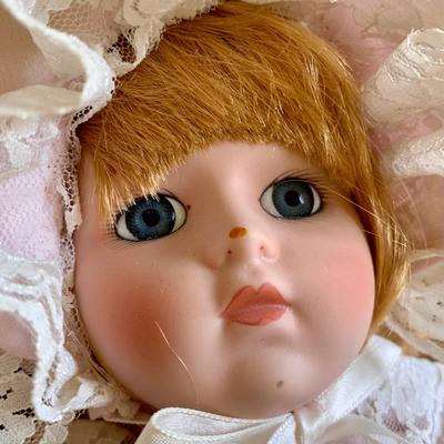 LOT 89 Y: Vintage Articulated Plastic Doll Collection & a Porcelain Dynasty Doll