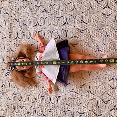 LOT 89 Y: Vintage Articulated Plastic Doll Collection & a Porcelain Dynasty Doll