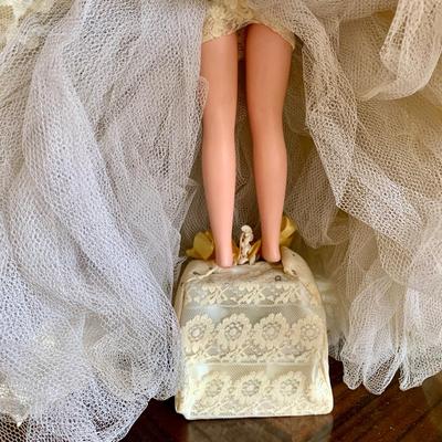 LOT 89 Y: Vintage Articulated Plastic Doll Collection & a Porcelain Dynasty Doll