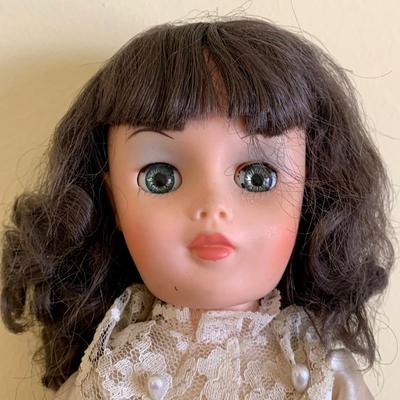 LOT 89 Y: Vintage Articulated Plastic Doll Collection & a Porcelain Dynasty Doll