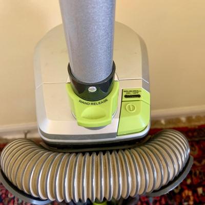 LOT 90 Y: Hoover Air Lite Vacuum Cleaner #UH72460