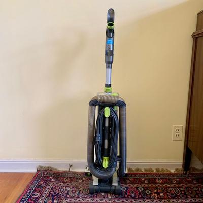 LOT 90 Y: Hoover Air Lite Vacuum Cleaner #UH72460