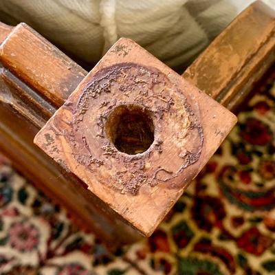 LOT 91 Y: Vintage Hollywood Regency Multi-Grain Figured Wood Bed Frame w/ Wheels & Side Table