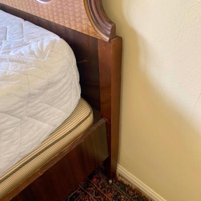 LOT 91 Y: Vintage Hollywood Regency Multi-Grain Figured Wood Bed Frame w/ Wheels & Side Table
