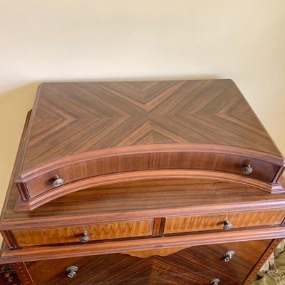 LOT 92 Y: Vintage Hollywood Regency Multi-Grain Figured Wood 6 Drawer Dresser w/ Removable Mirror