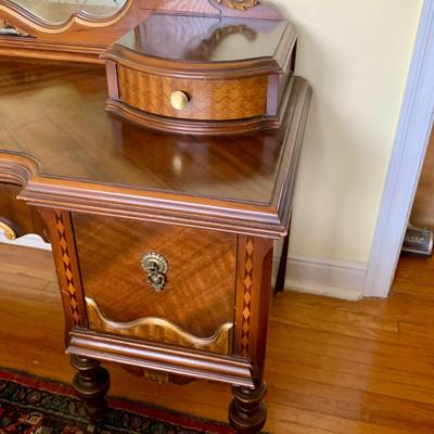 LOT 94 Y: Vintage Hollywood Regency Multi-grain Figured Wood Vanity w/ Bench