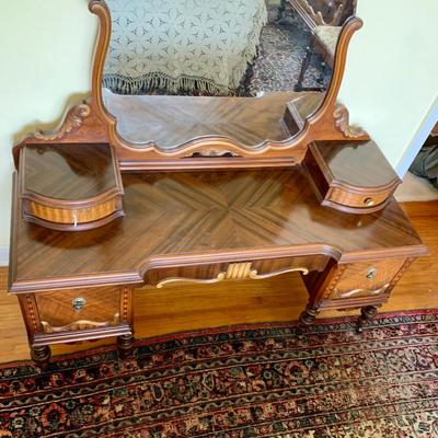 LOT 94 Y: Vintage Hollywood Regency Multi-grain Figured Wood Vanity w/ Bench