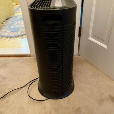 LOT 96 H: Honeywell Clean Air Purifier #HPA300