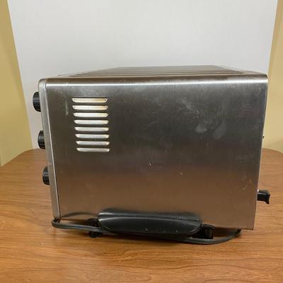 LOT 102K: Keurig K-Express Essentials Red Single Serve K-Cup Pod Coffee Maker & Cuisinart Toaster Oven Broiler