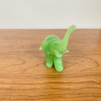 LOT 106 D: Vintage Animal Figurines: Avon, Wade Whimsies & More