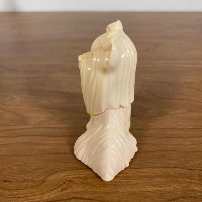 LOT 106 D: Vintage Animal Figurines: Avon, Wade Whimsies & More