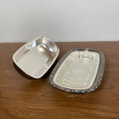 LOT 107D: Silverplate Pitchers and Servingware