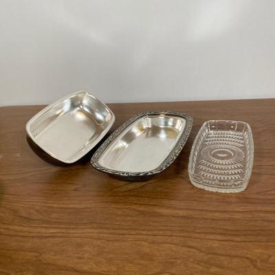 LOT 107D: Silverplate Pitchers and Servingware